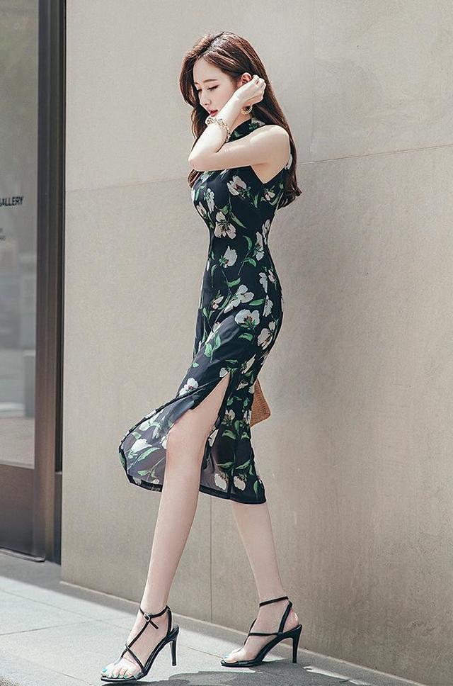 东方女性 时尚印花旗袍，无袖背心高开叉裙，穿出可爱气质
