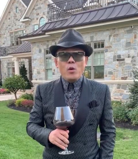 周立波|周立波晒出美国的豪宅，如今生活已经全盘西化了，每顿都会吃西餐