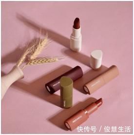 豆沙色|八款性价比超高的秋冬口红,让你扮靓不吃土!