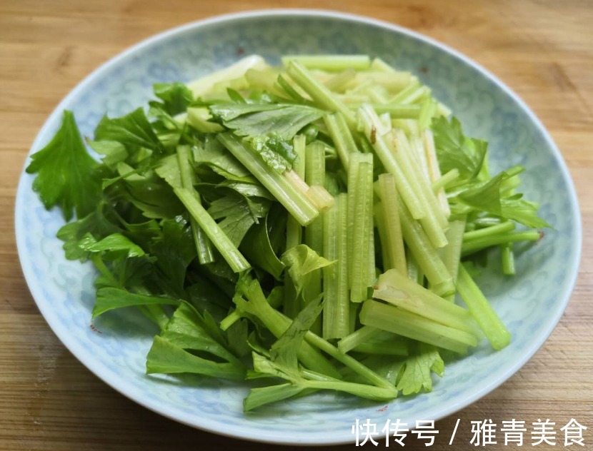 天然“补钙菜”找到了,多给孩子吃此菜,补钙质,孩子长个头