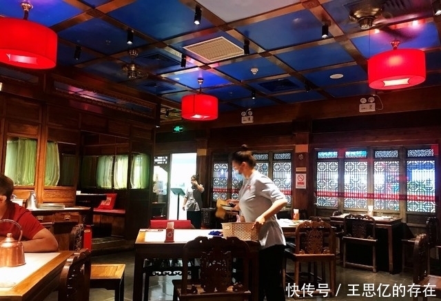 套餐|两个妈妈带着孩子约会,午饭点了165元双人套餐,看看菜怎么样