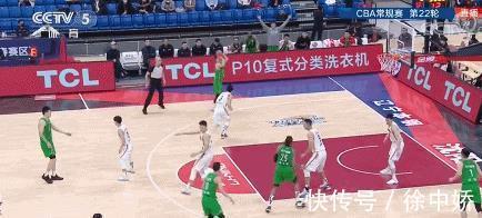 落脚点|两场比赛垫脚三人!导致郭艾伦受伤,胡明轩是老惯犯了?