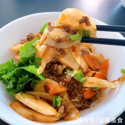 家常炒年糕你这么做，好吃到停不下来