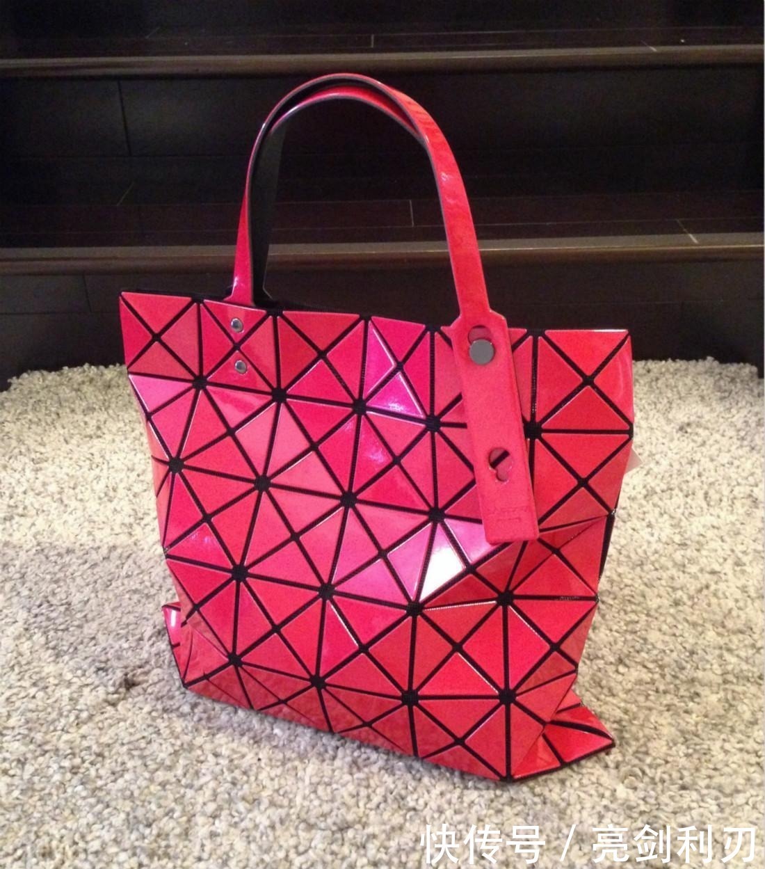 代购|又一行业内幕被曝,650%暴利没一件是真的,却至今都有人抢着买