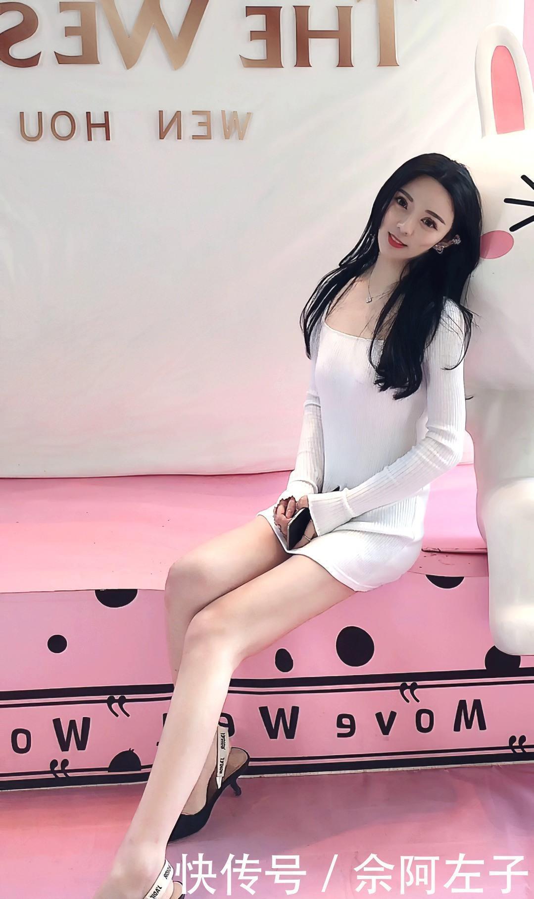 美女|美女白色包身连衣裙纯净又修身,展现优雅淑女气质和迷人好身材