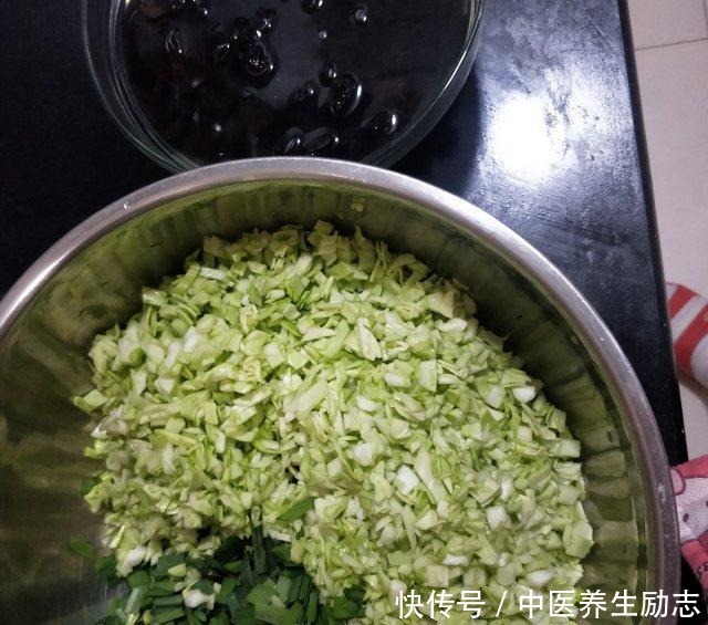 烫面蒸饺，吃起来了满满的幸福！