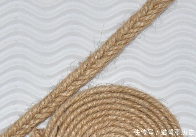 商代铜卣的活动提梁是怎么制作出来的,古人太聪明,让人想不到