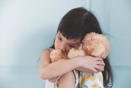 学校|只给女儿买“最便宜”文具的妈妈:实在没招了,一带去学校就被偷