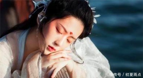 苏轼有一首奇词顺着读让人欣喜万分,倒着读却让人悲痛不已!