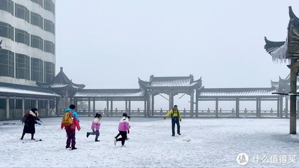 天净|梅岭印象3，天净湖最后一场冬雪，偶遇瀑布云