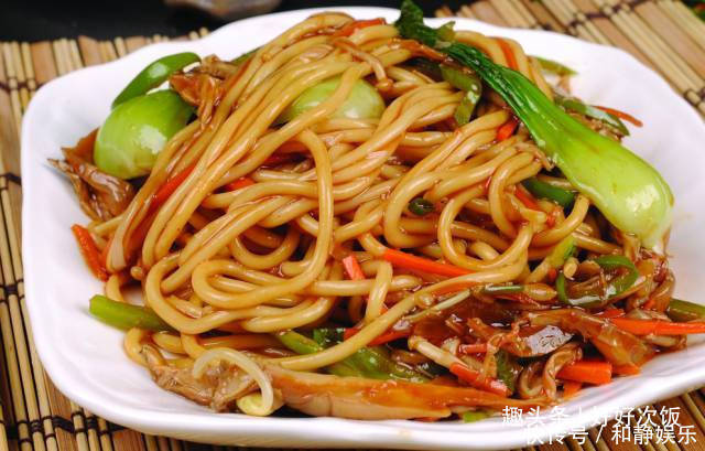 简单家常菜:蔬菜炒面,茶香熏鸭,冬瓜蒸鸡,宫保鸡丁