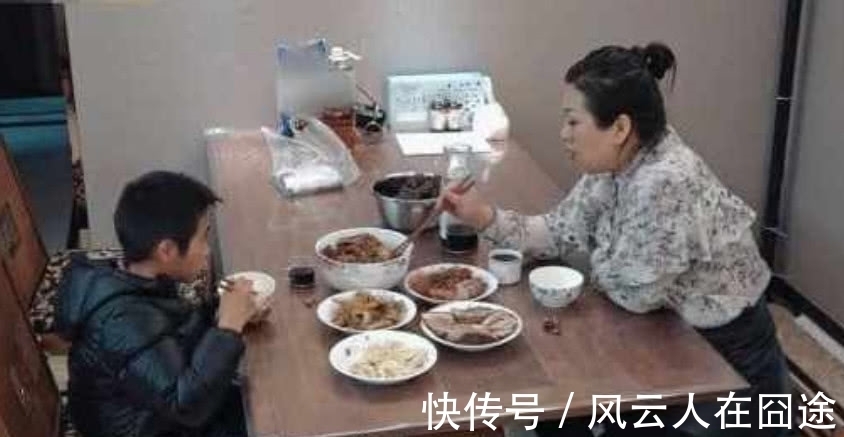 变形计:山里娃嫌弃富妈妈做的菜,说出喜欢的