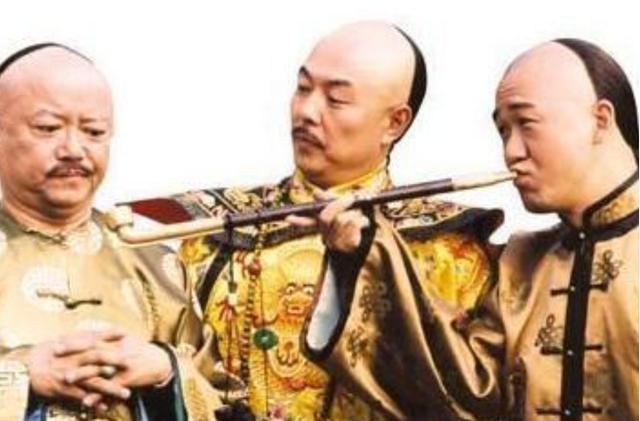 横批$上联“小偷偷偷偷东西”,下联更妙,加上横批无人能比