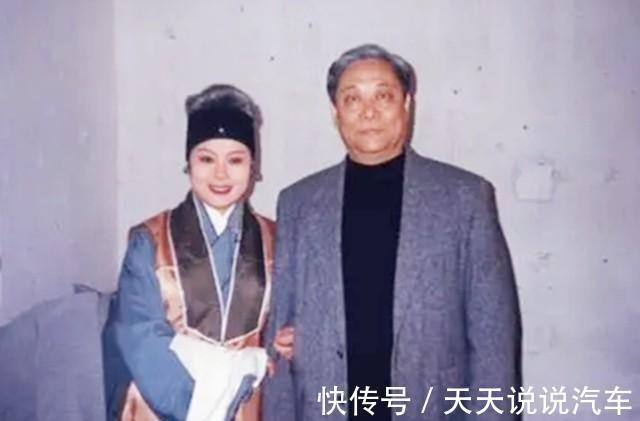 师父@张学津后事:全体徒弟跪拜高喊:“师父,我们都是您的儿子”