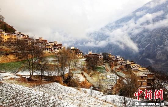 洛阳|四川丹巴：雪后的藏寨和古碉银装素裹美如童话