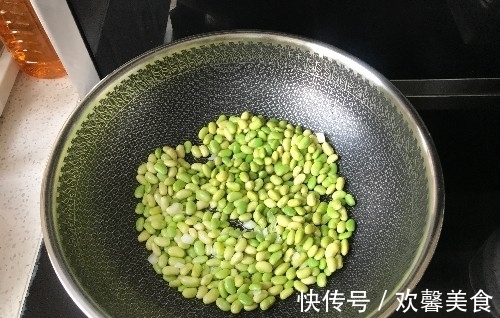 绿色安全食品|毛豆还只会水煮?照此做5分钟上桌,鲜香开胃又下饭,好吃到撑