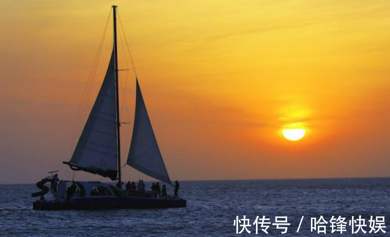 开篇#杜甫1500首诗中别具一格之作,开篇就令人叫绝,势如破竹大起大落