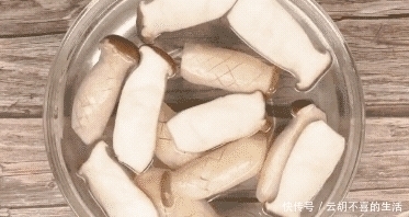 简单|杏鲍菇怎么煮营养又美味?简单快捷四步煮出好吃杏鲍菇!