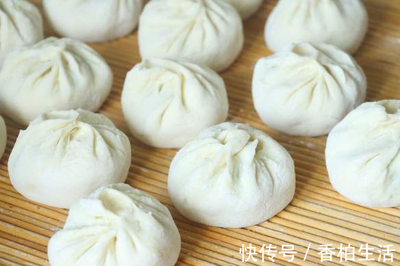 北方人|蒸包子,切忌直接上锅蒸,牢记3窍门,皮白馅香,蓬松暄软不塌陷