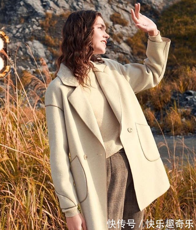 格子裤 冬天穿毛呢外套是真百搭,纯色调外套搭配格子裤,可盐可甜!