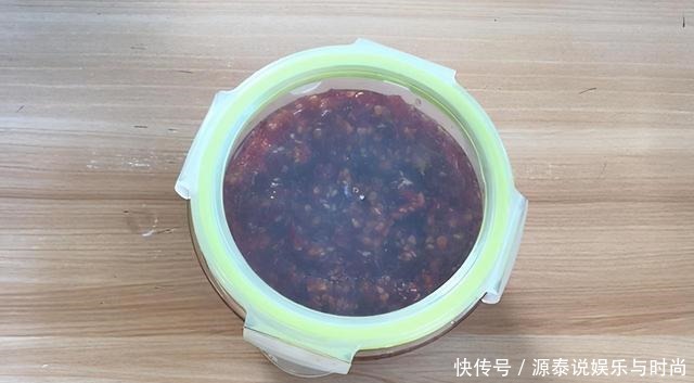 家庭自制辣椒酱,香辣过瘾,拌饭拌面都可以,做法简单很好吃