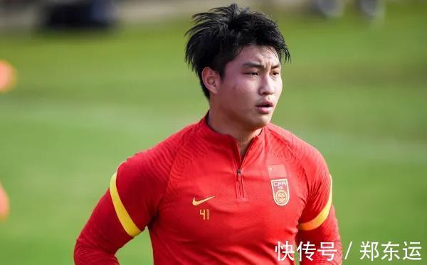 高准翼|李霄鹏调整国足：3李铁不用之人将获首发，高准翼韦世豪有望归队