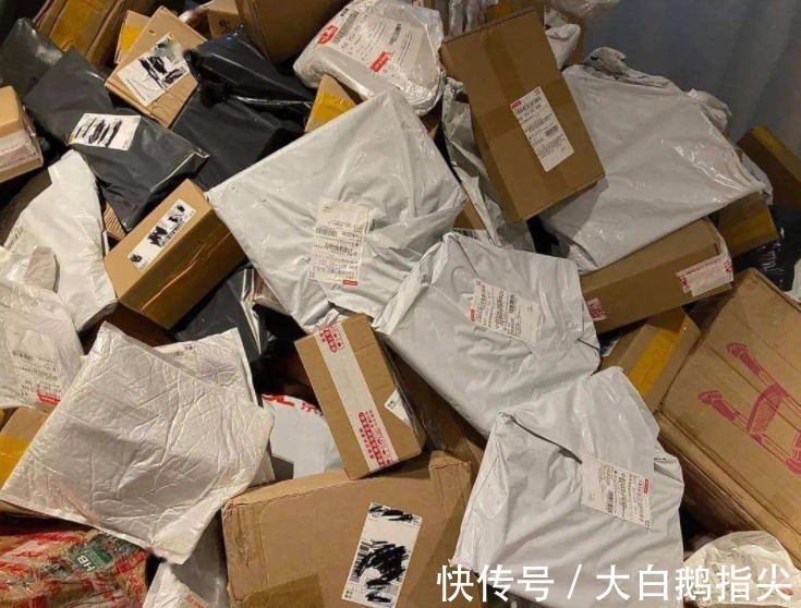 购物节|双十一购物节刚过，大量快递堆成山，英国网友：过度消费