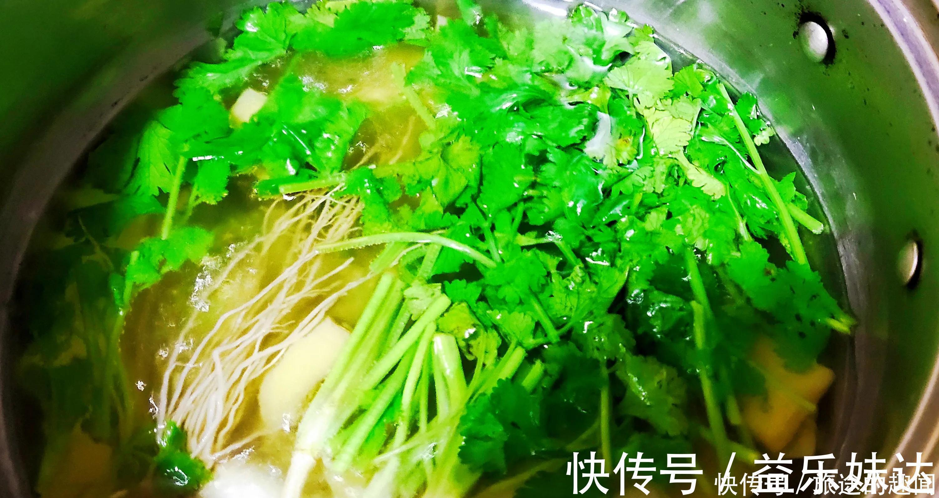 把香菜和生姜一起煮,原来作用这么大,解决了很多人的烦恼