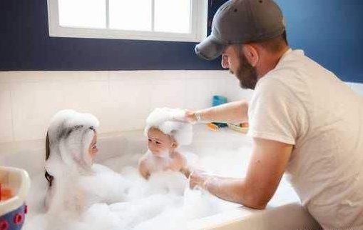 纸尿裤|新爸爸也要学会照顾宝宝 3大技能必须学会