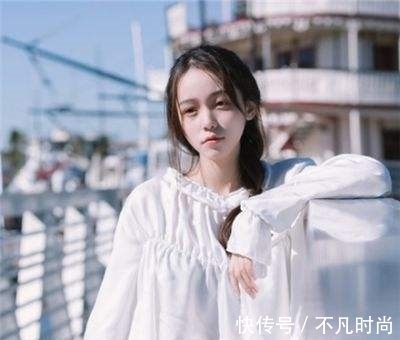 纤纤玉手 想要拥有嫩白肌肤,这些必备的护肤品,不能错过,用得早美的早