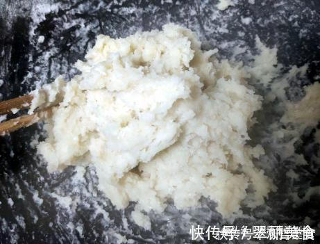 炸糖糕时,别只会烫面,用上这1招,糖糕个个酥脆空心,还不粘手