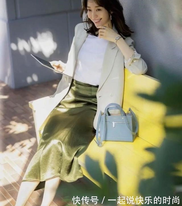 衬衣 看了日系博主的“5分钟”穿搭,出门再也不纠结,简约舒适省时间!