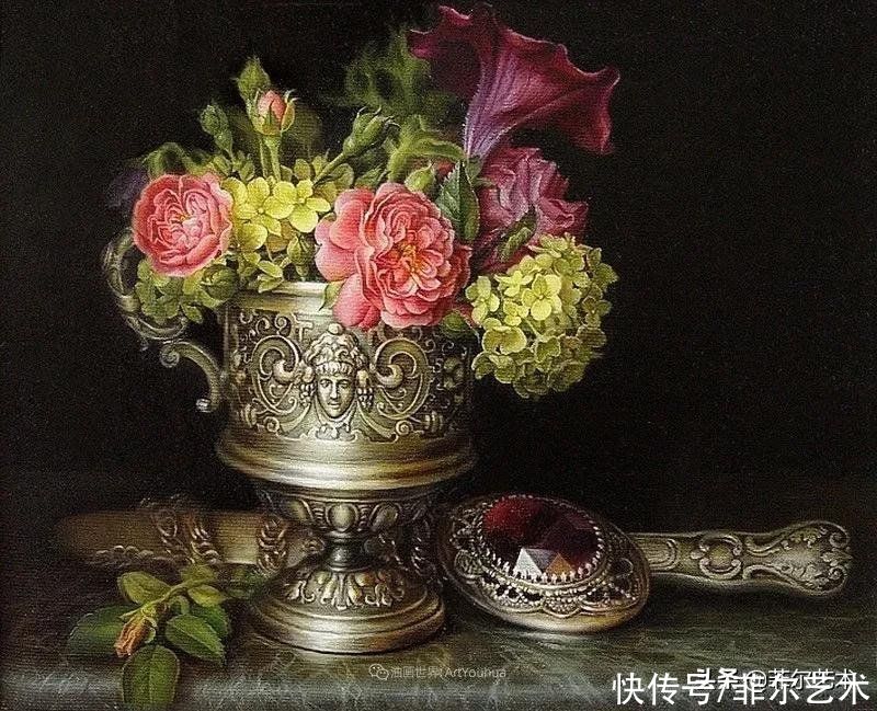 国立|女画家玛丽亚·伊利耶娃画笔下的美丽多彩的女性肖像和精美的花朵