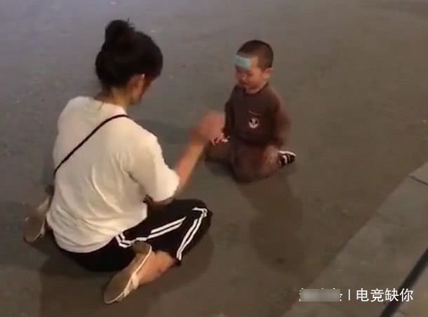 宝宝|“耍赖宝妈”专治宝宝生气撒娇火了,宝宝:这届家长真不好带!