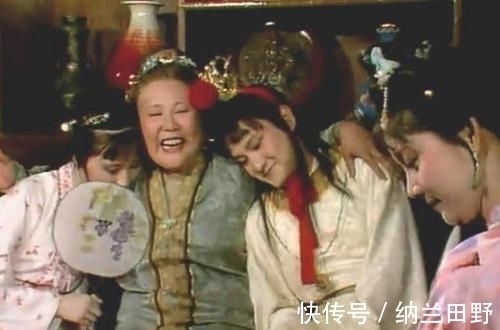 贾宝玉#贾母一向疼爱儿孙,为何唯独对王熙凤的女儿贾巧,一直不闻不问?