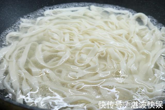 碗面|早餐,我家迷上了这碗面,一荤一素好吃营养,孩子长个吃最好