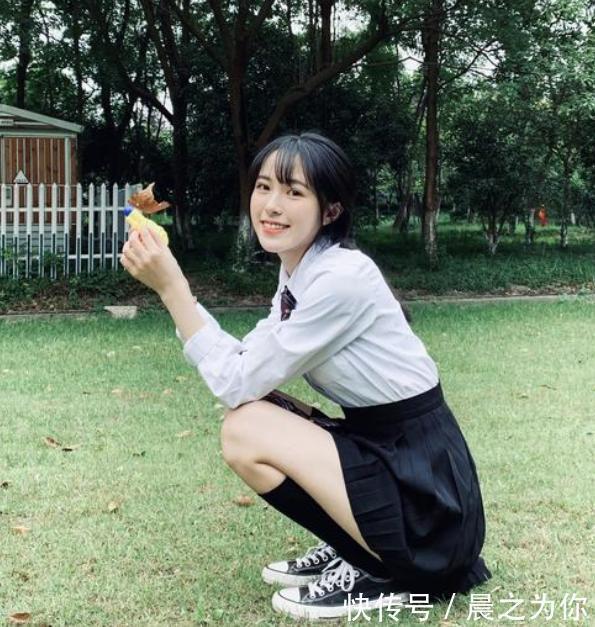 95后小姐姐健身照走红,身材娉婷袅娜惹人羡,运动的女生有魅力