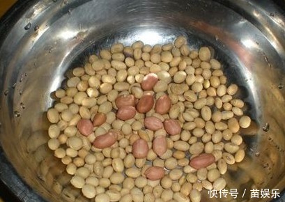 在家做豆浆,黄豆别只会用水泡!还需这一步,豆浆做好香浓不出渣