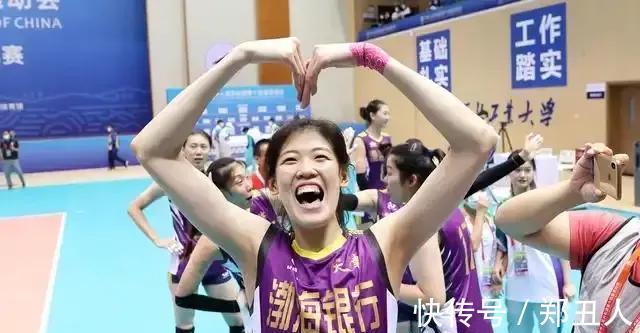王霜|朱婷之后,中国女排的新大腿非她莫属!命苦的人,自己就是大腿