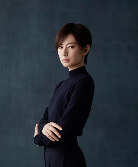 北川景子为新电影 初恋 剪去30厘米长发 快资讯