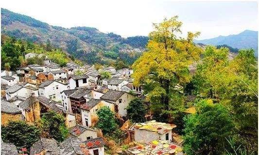 家家户户|安徽一美丽小众古村,建在山脊之上,天空景色美不胜收,游客却少