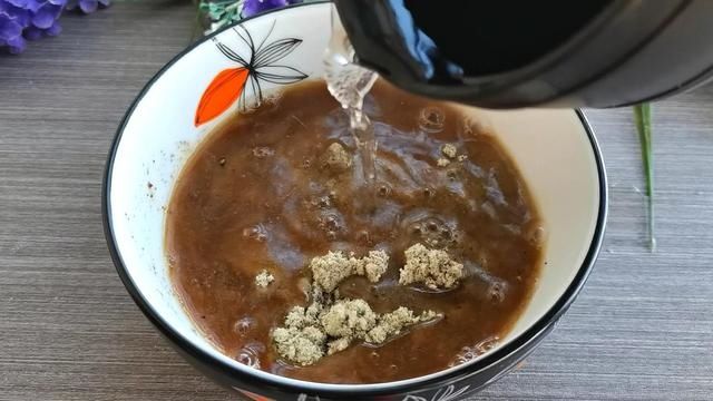 1分钟学会把玉米面变成南方芝麻糊，营养养生，当早餐好喝又健康