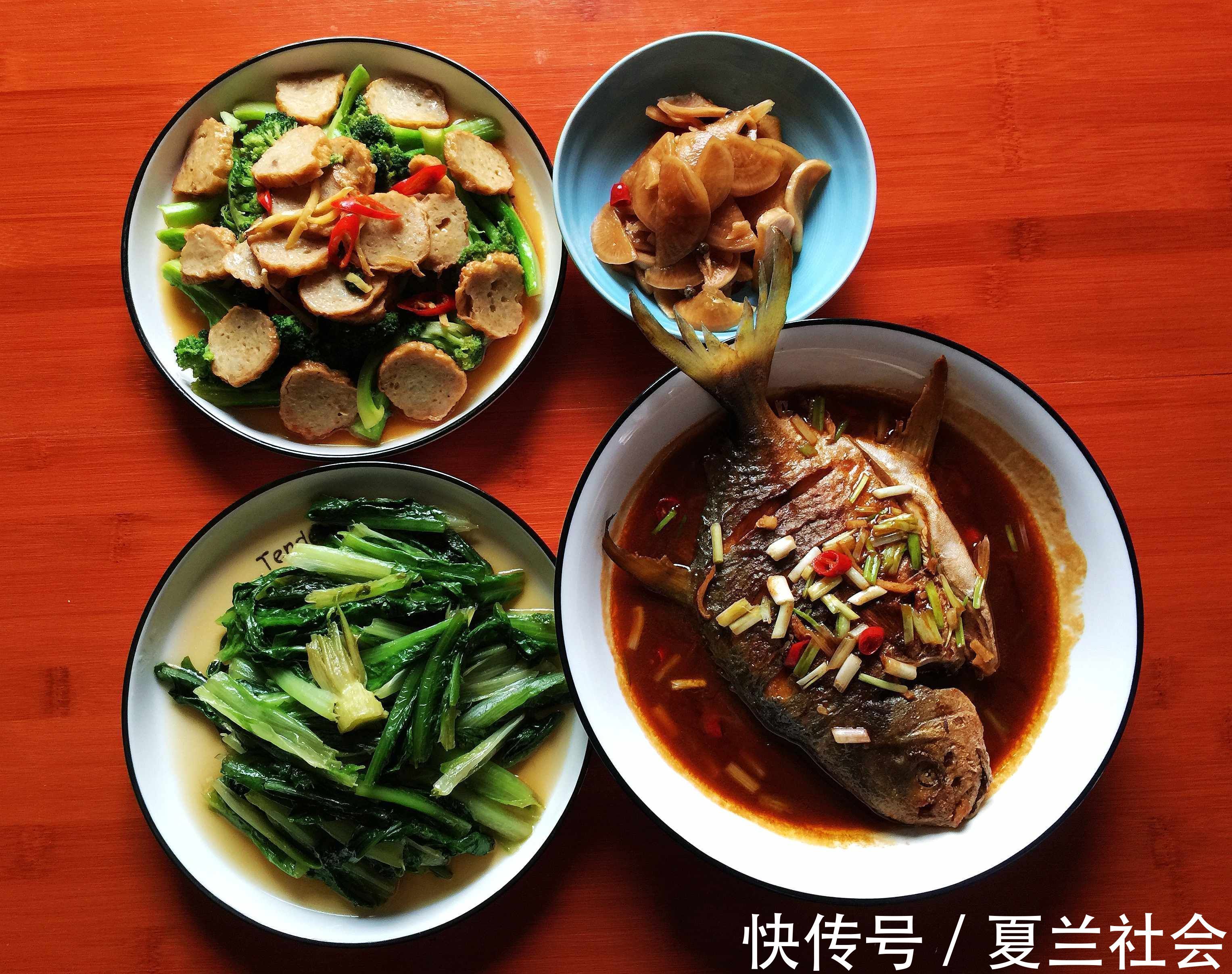好吃|一家三口的午餐,半小时搞定4道菜,好吃又营养,天天光盘不浪费