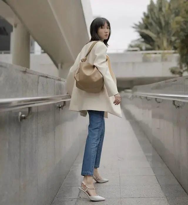 豆角|放弃小脚裤吧,今年流行的是“豆角裤”,时髦显瘦,怎么穿都好看