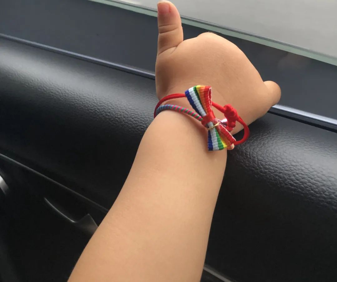 唾液|在蚊子包上涂口水、按“十”字，到底能不能止痒？