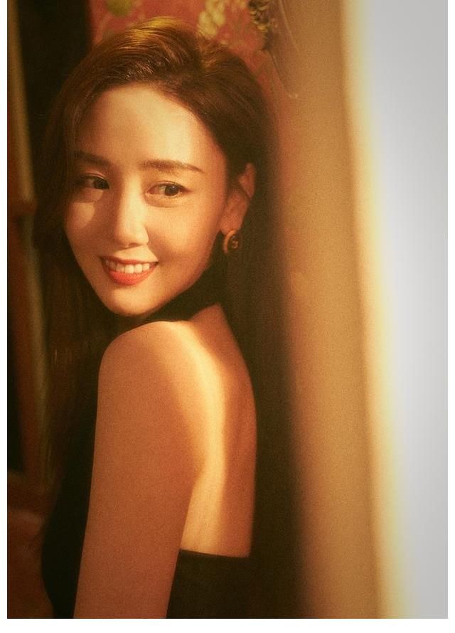 金银玲|10年前的快女比赛她第一个出局，如今年龄30+依然美到不可方物