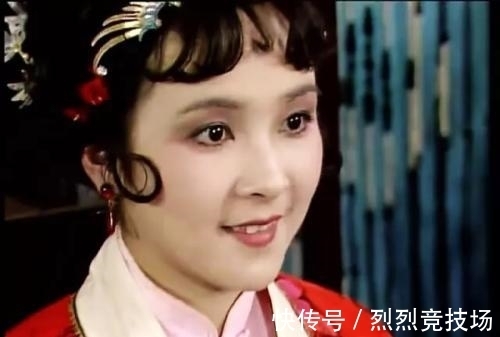 丑小鸭$贾母将荳官和蕊官分别给宝琴和宝钗有什么寓意?老太太真老辣