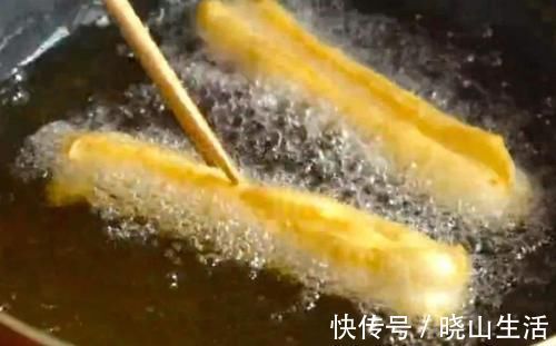 泡打粉|早餐油条自己做，早起10分钟，就能炸一锅，根根空心，还酥脆