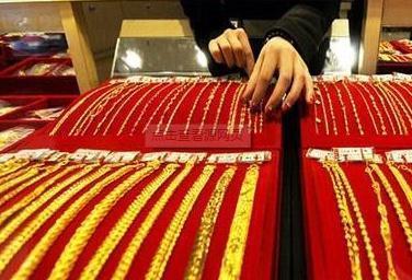 店员#女人金店买首饰,别轻易试戴!离职店员道出“隐情”,幸好没被坑