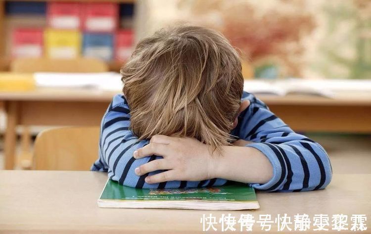 发育|孩子这么睡，小心发育赶不上同龄人，12岁前再不纠正就来不及了